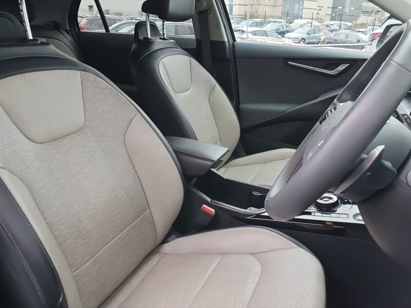 More views of Kia Niro