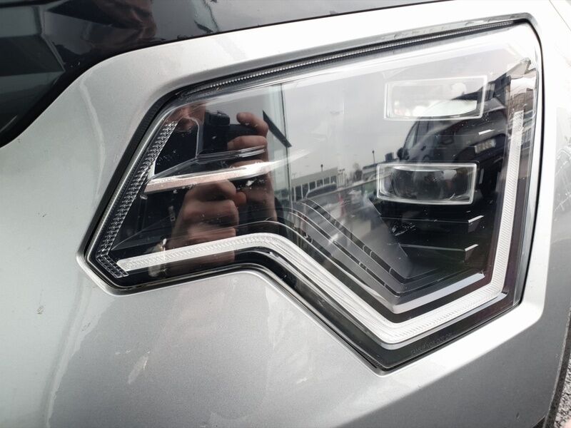 More views of Kia Niro