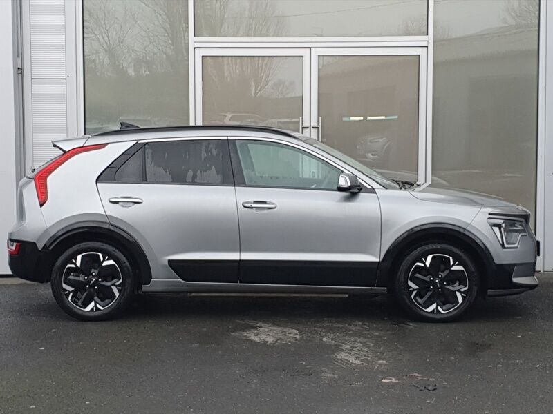 More views of Kia Niro