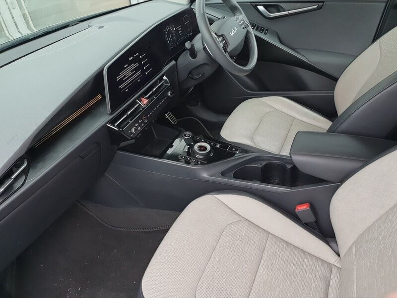 More views of Kia Niro