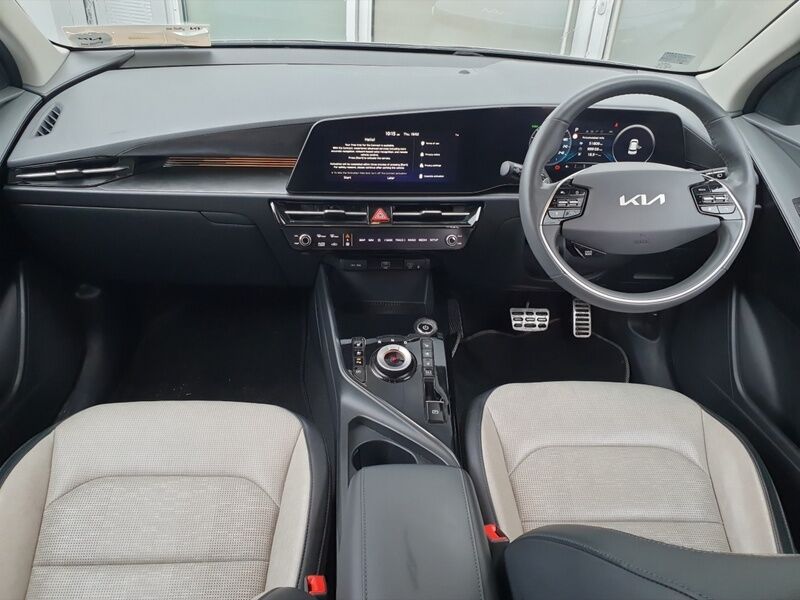 More views of Kia Niro