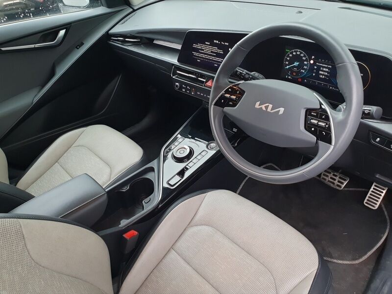 More views of Kia Niro