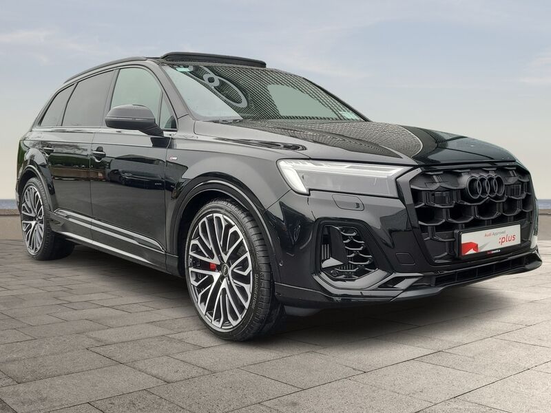 More views of Audi Q7