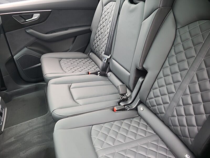 More views of Audi Q7