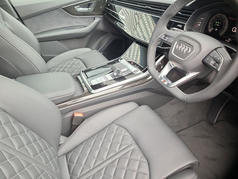 More views of Audi Q7