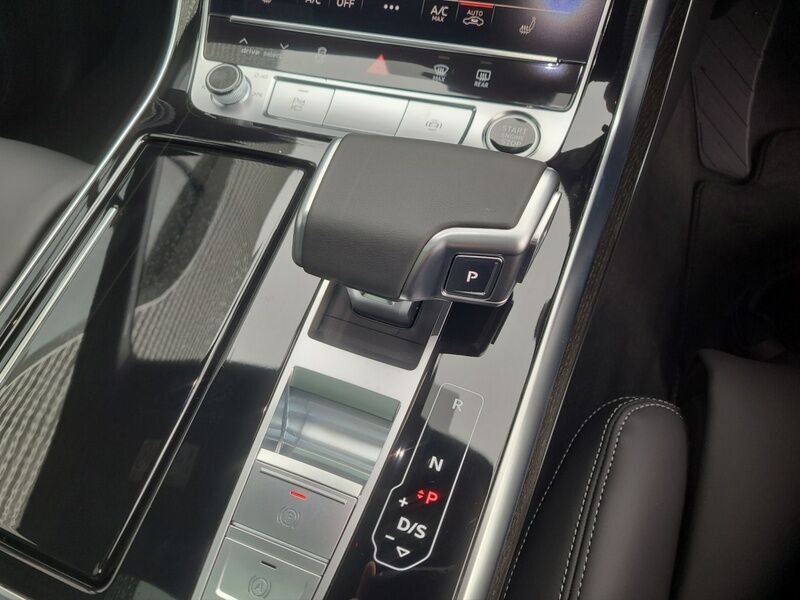 More views of Audi Q7