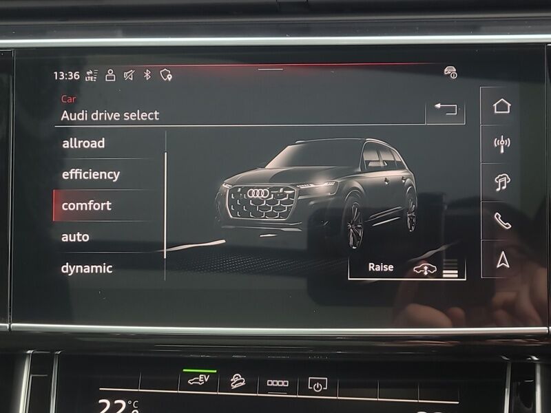 More views of Audi Q7