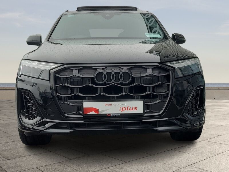 More views of Audi Q7