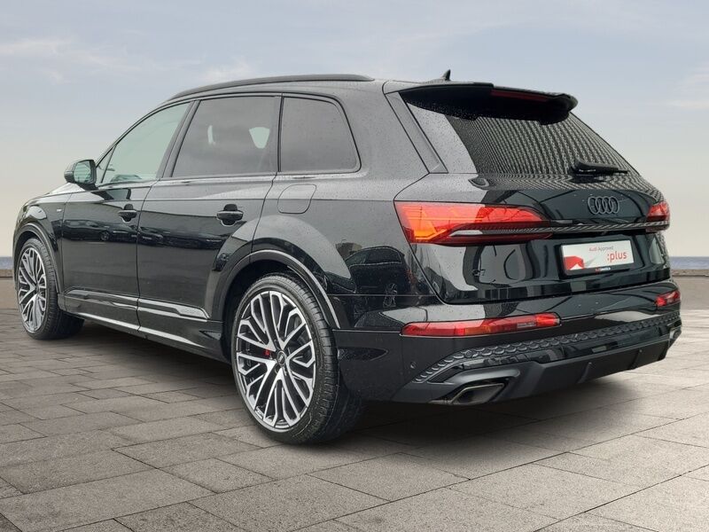 More views of Audi Q7