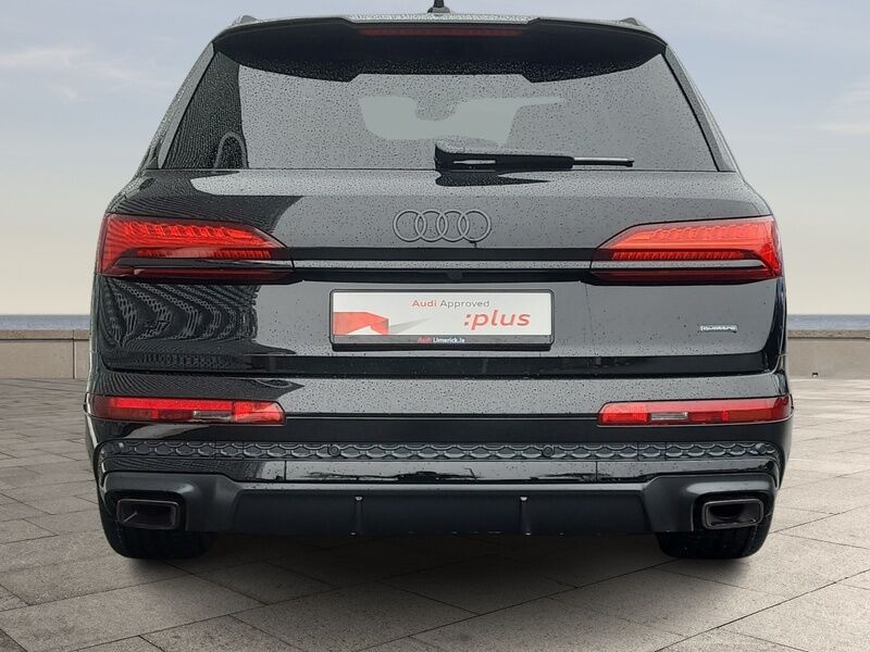 More views of Audi Q7