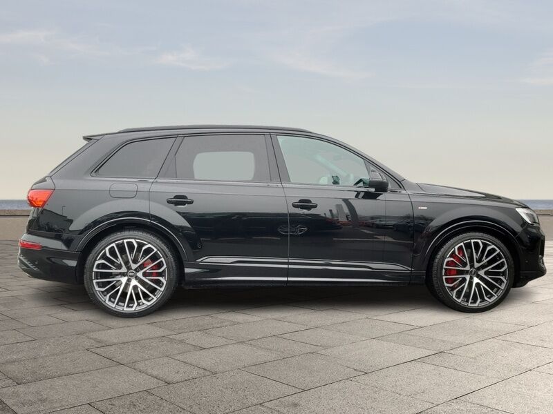 More views of Audi Q7