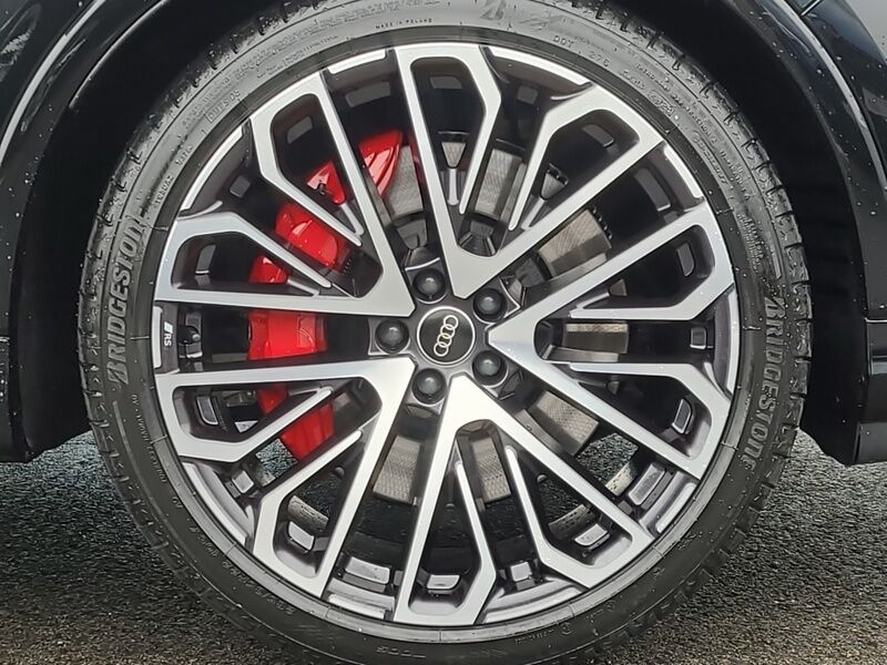 More views of Audi Q7