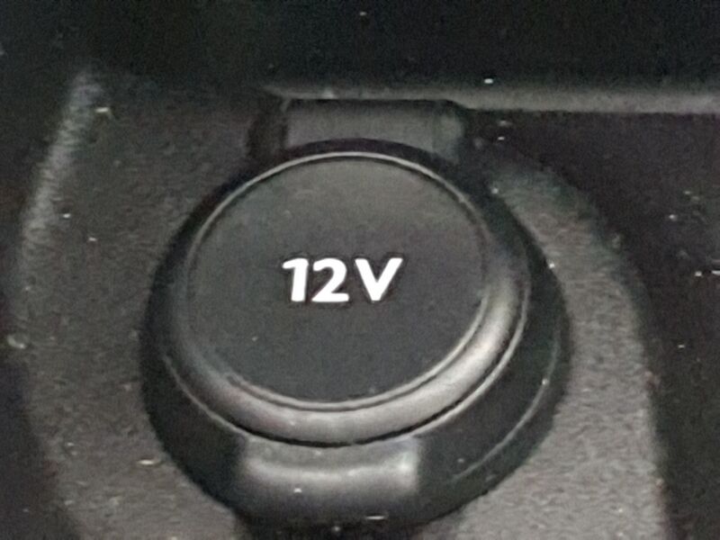 More views of Peugeot 208