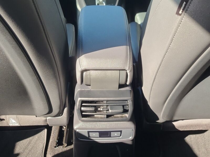 More views of Audi Q4 e-tron