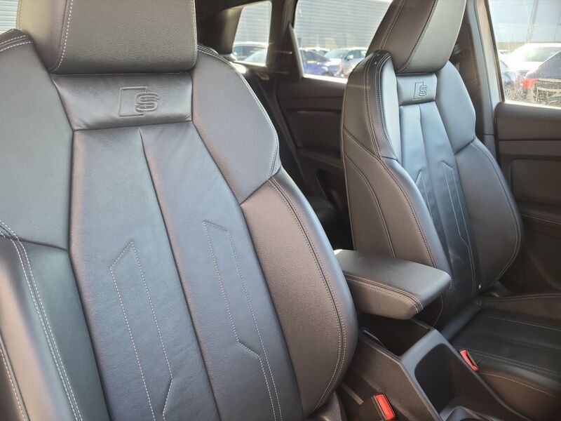 More views of Audi Q4 e-tron