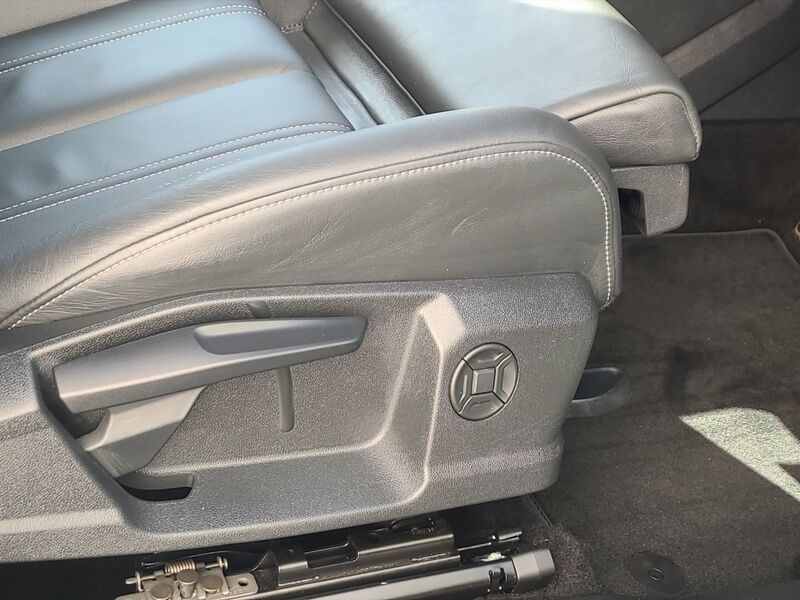 More views of Audi Q4 e-tron