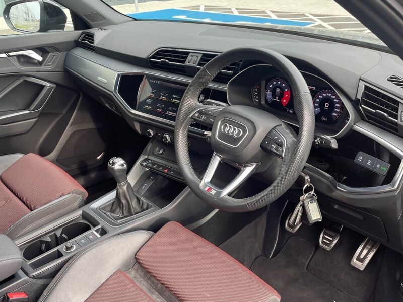 More views of Audi Q3