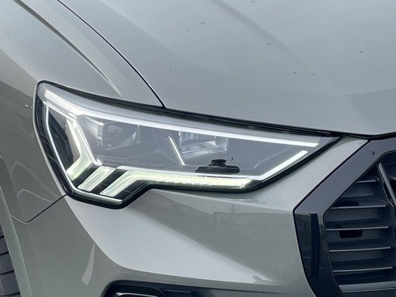 More views of Audi Q3
