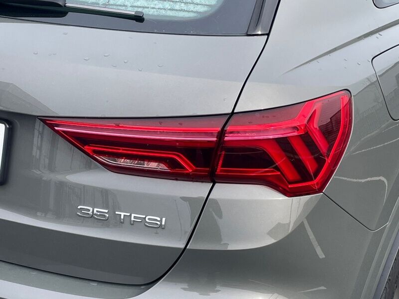 More views of Audi Q3