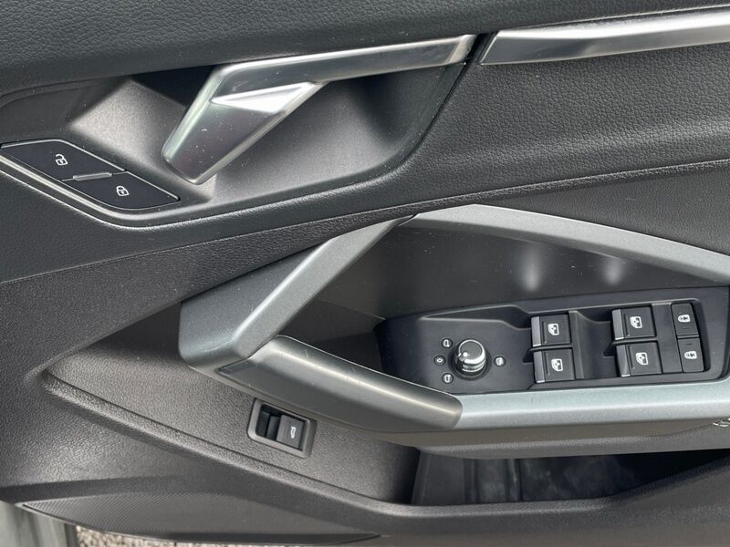 More views of Audi Q3