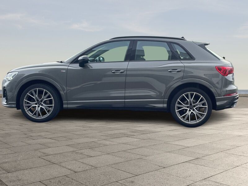 More views of Audi Q3