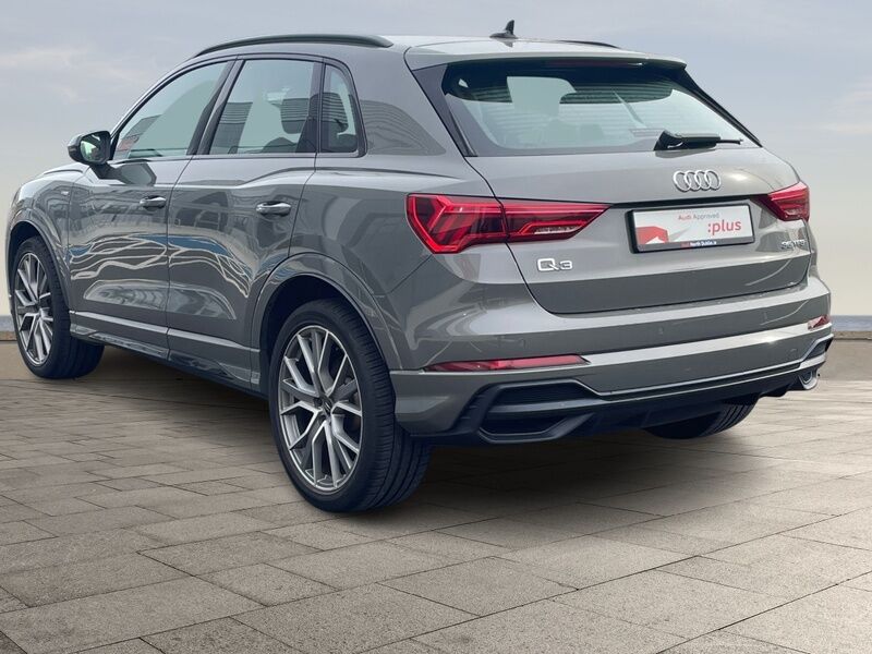 More views of Audi Q3