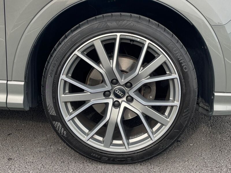 More views of Audi Q3