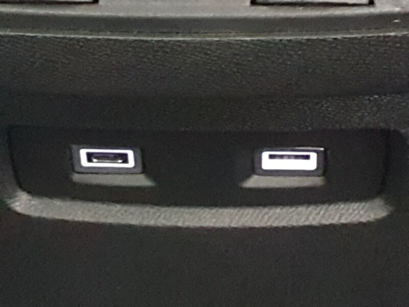 More views of Citroen e-C4