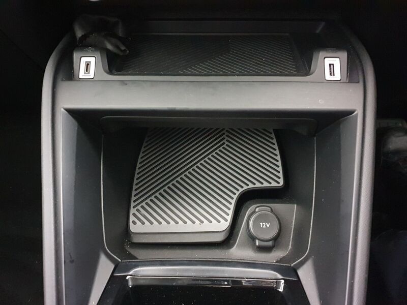 More views of Citroen e-C4