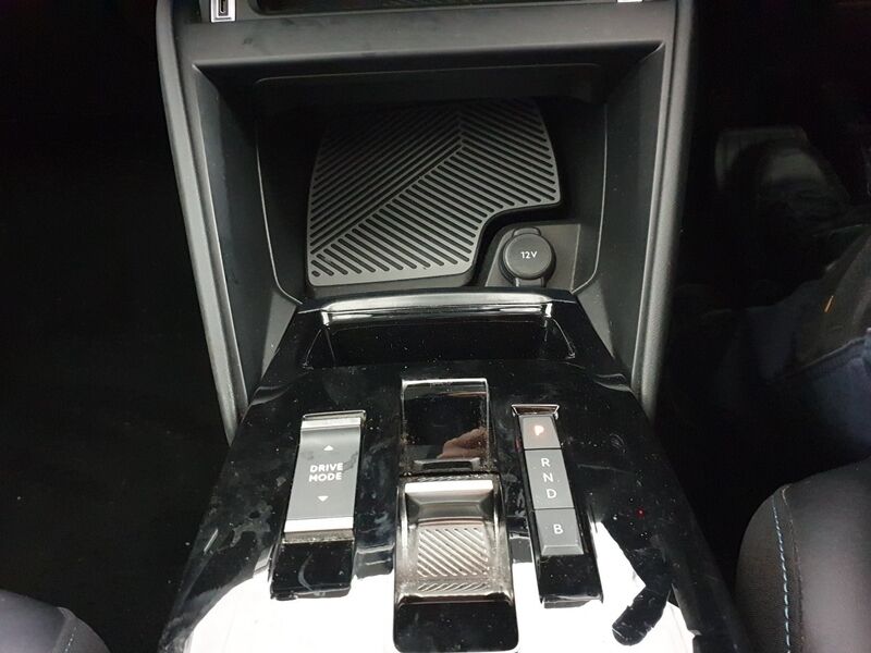 More views of Citroen e-C4