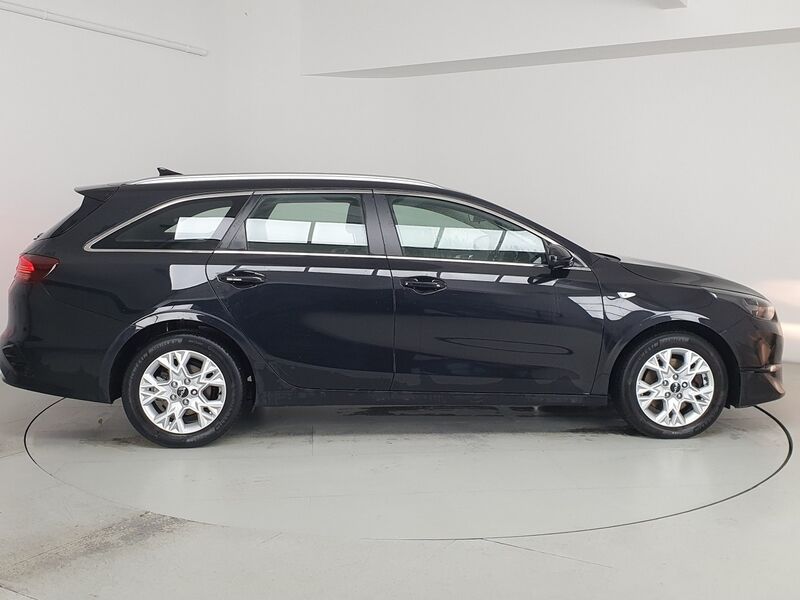 More views of Kia Ceed