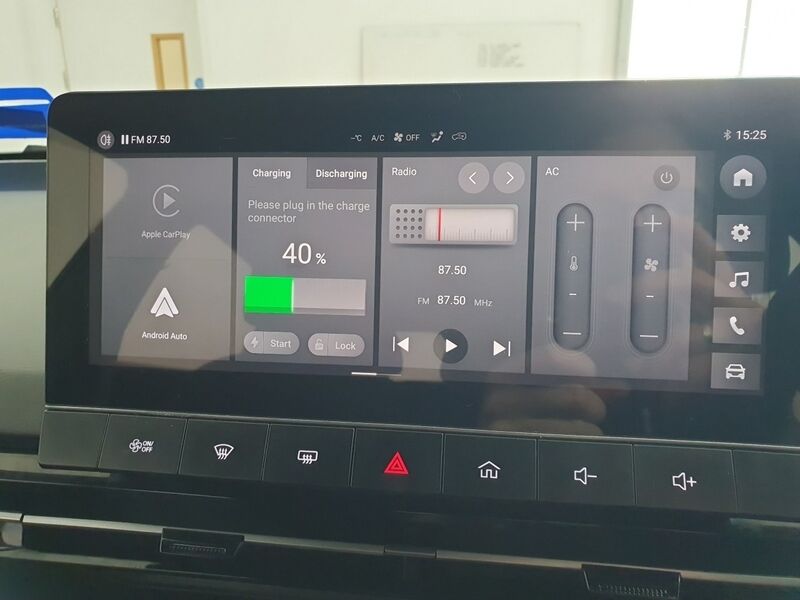 More views of MG MG4