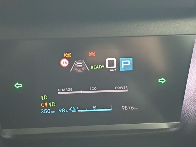 More views of Citroen e-C4