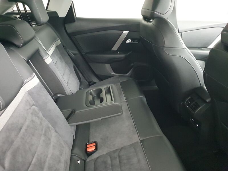 More views of Citroen e-C4