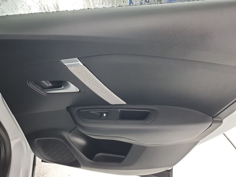 More views of Citroen e-C4