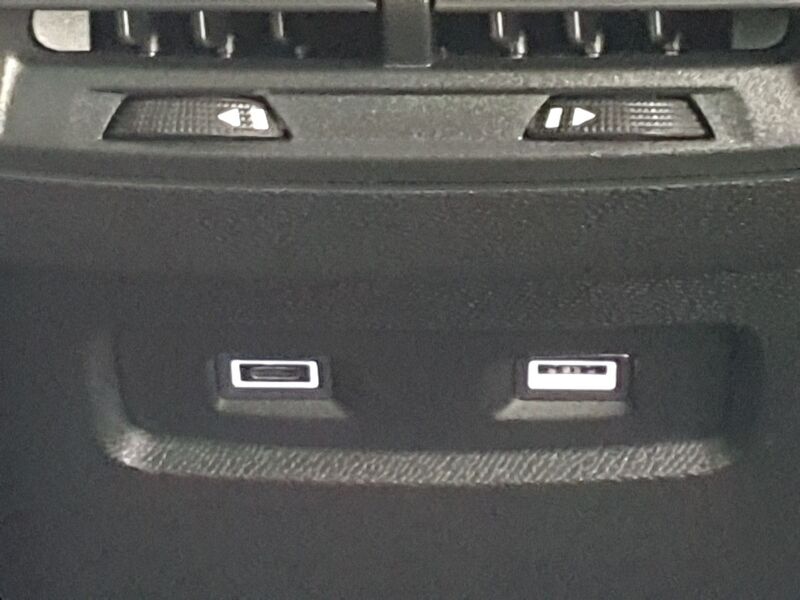 More views of Citroen e-C4