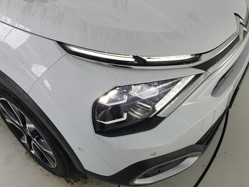 More views of Citroen e-C4