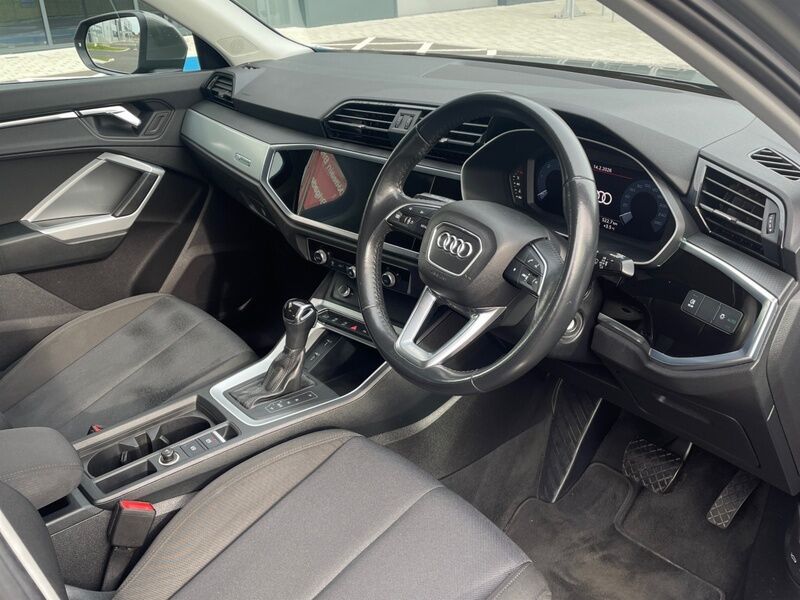 More views of Audi Q3