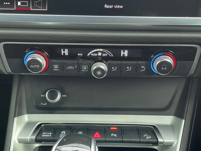 More views of Audi Q3
