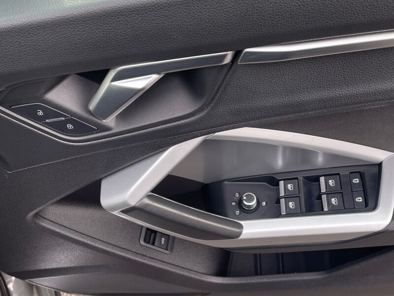 More views of Audi Q3