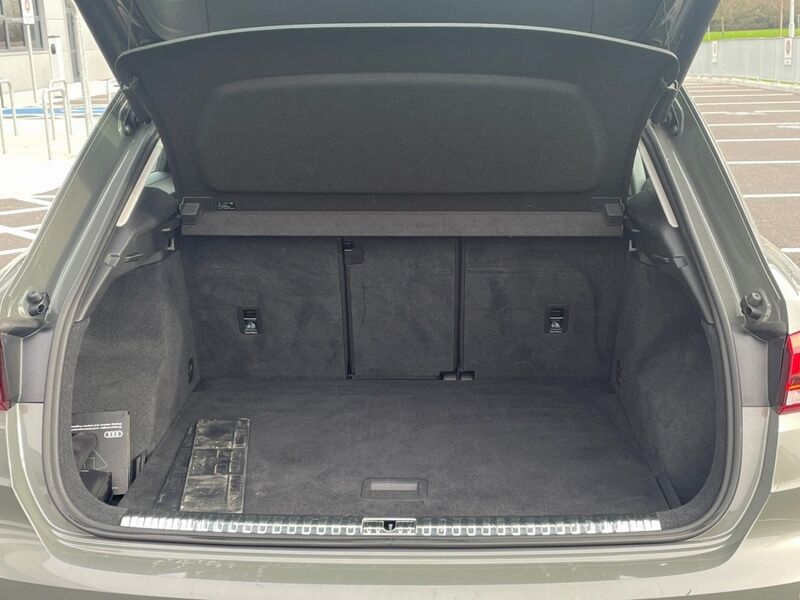 More views of Audi Q3