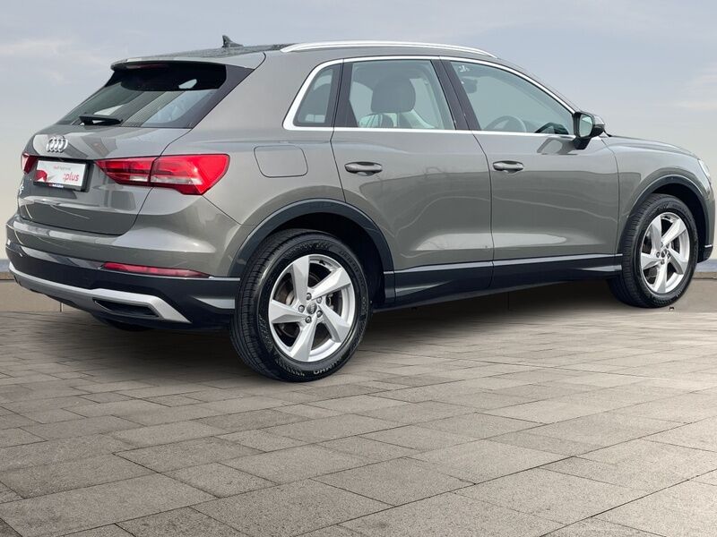 More views of Audi Q3