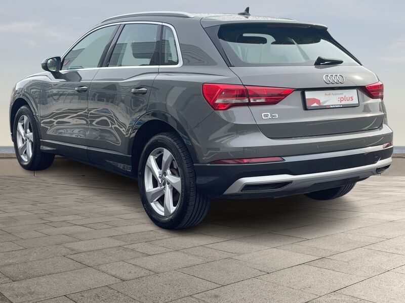 More views of Audi Q3