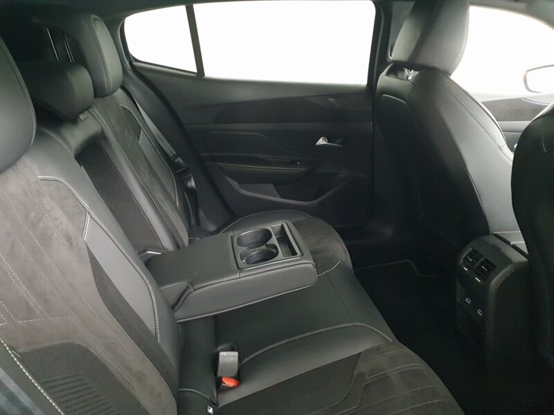 More views of Peugeot 408