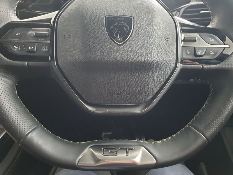 More views of Peugeot 408