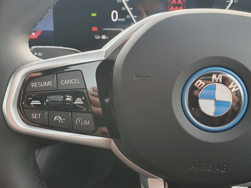 More views of BMW i4
