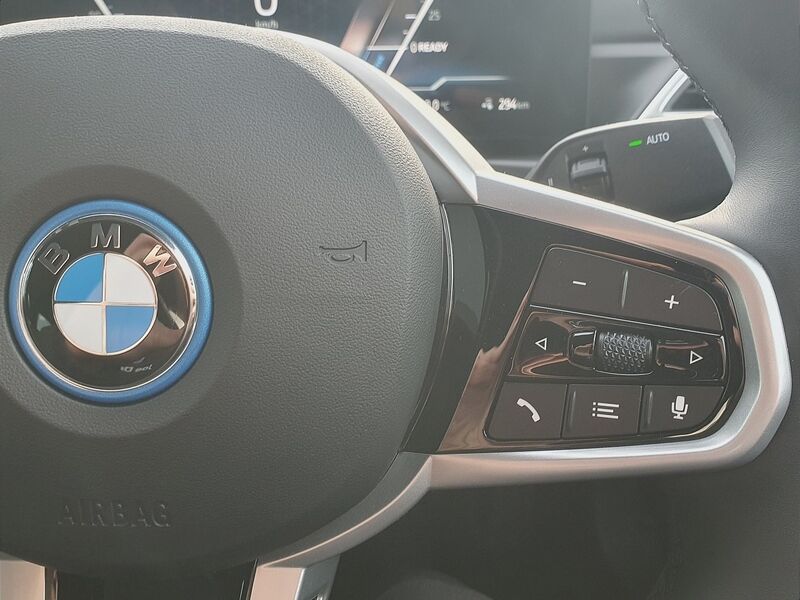 More views of BMW i4