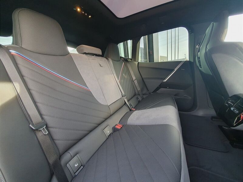 More views of BMW iX