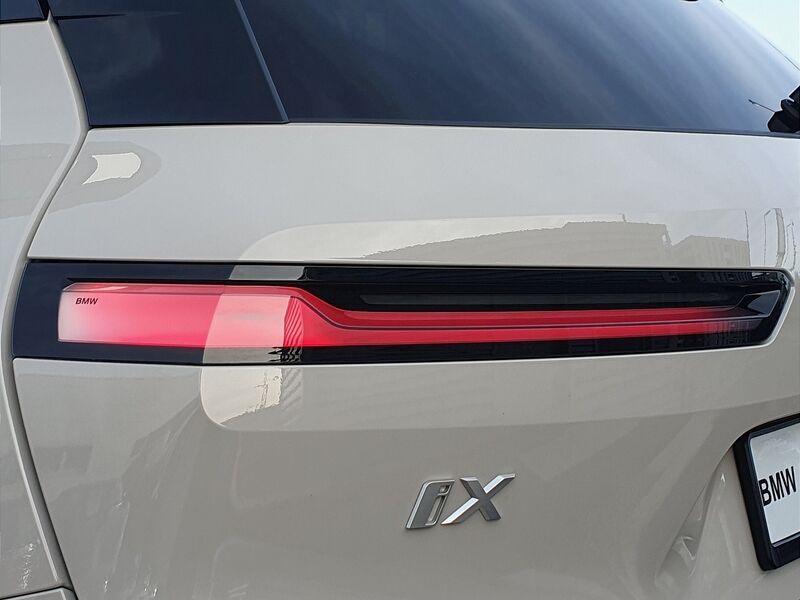 More views of BMW iX