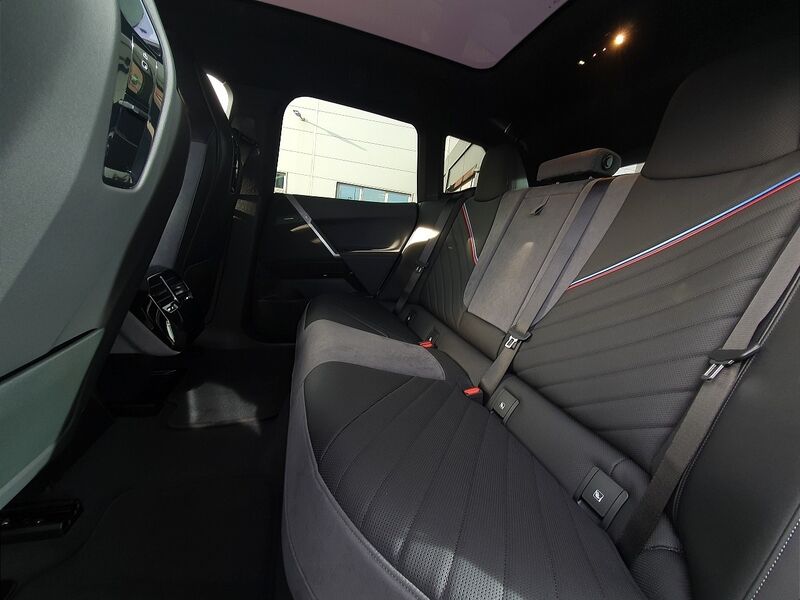 More views of BMW iX